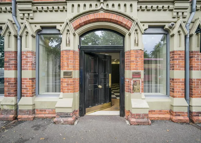 Contemporary 1-Bed Apartment In The Bakery, Ormeau Road