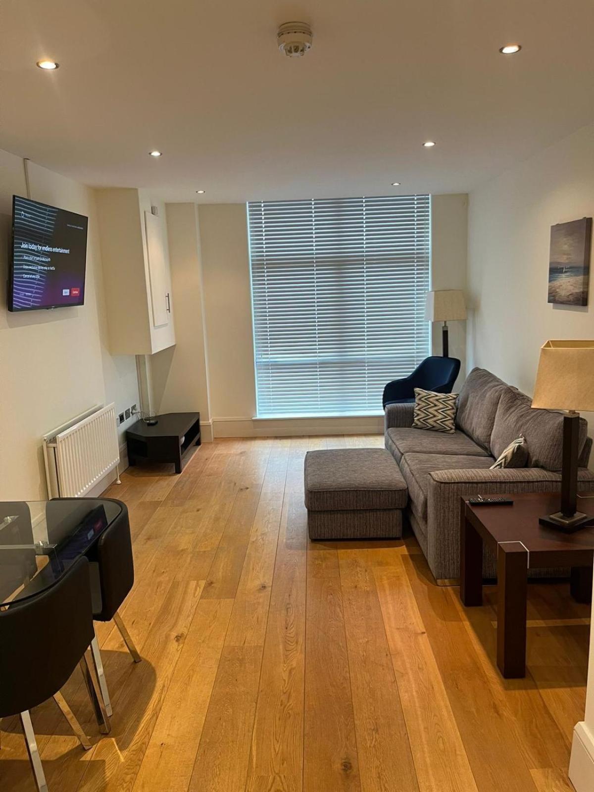 Contemporary 1-bed In The Bakery, Ormeau Road Apartment *